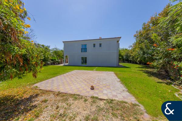 Huge Plot | Cul-De-Sac Location | 5 Bedroom